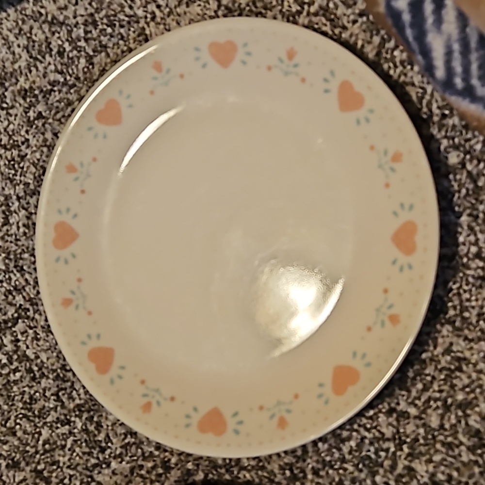 Set of 2 dinner plates Corelle. Pattern; Forever Yours